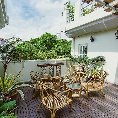The Corner Courtyard Hotel Kolkata Exterior photo