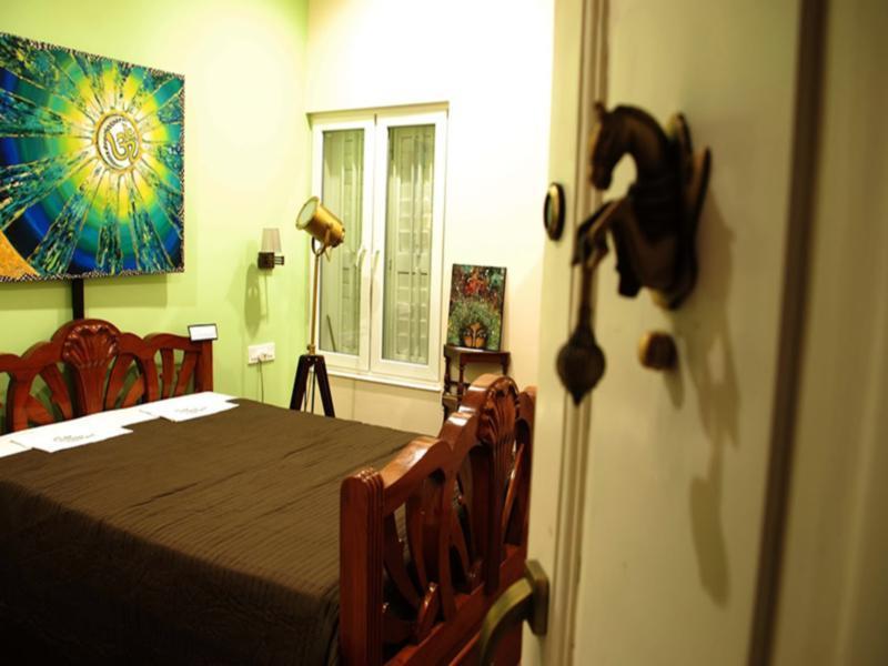 The Corner Courtyard Hotel Kolkata Exterior photo