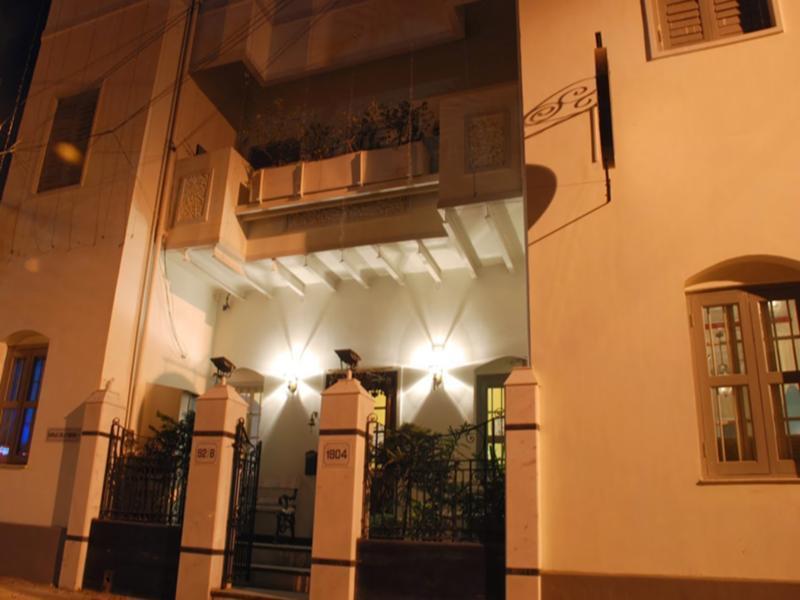 The Corner Courtyard Hotel Kolkata Exterior photo