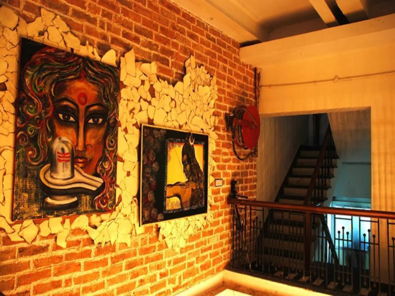The Corner Courtyard Hotel Kolkata Exterior photo