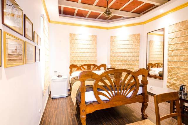 The Corner Courtyard Hotel Kolkata Exterior photo